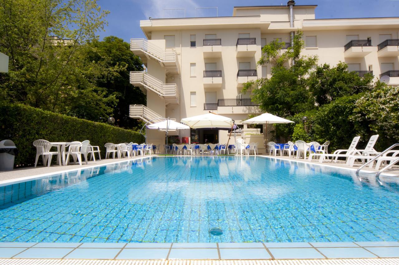Hotel Reggiana ริชชิโอเน ภายนอก รูปภาพ